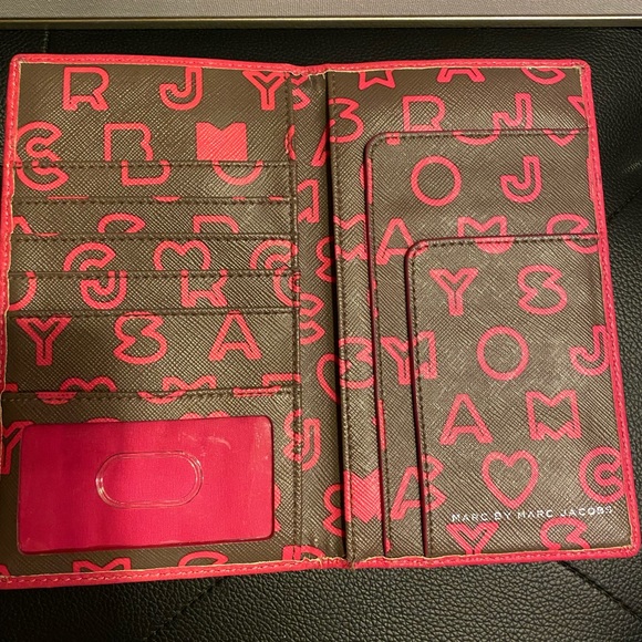 Marc by Marc jacobs wallet - Picture 2 of 6